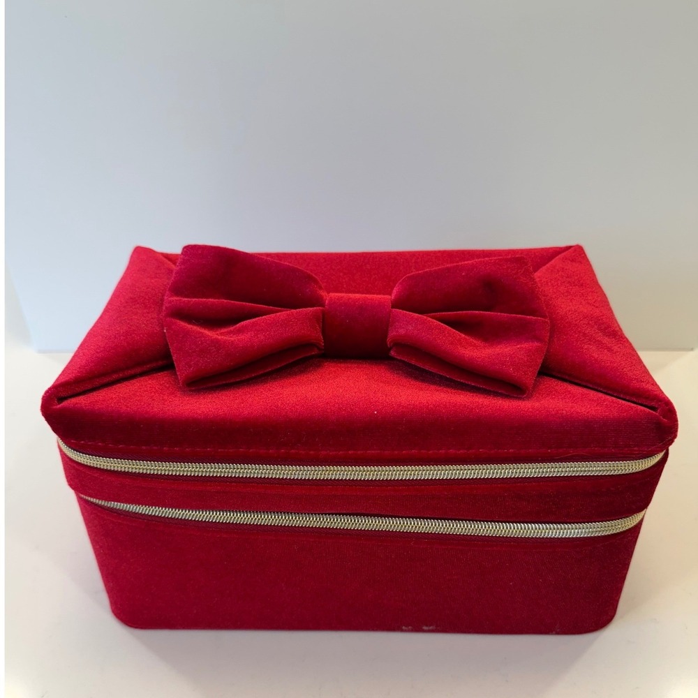 Estee Lauder Red Velvet‎ Bow Train Case Double Zip Cosmetic Makeup Travel Bag